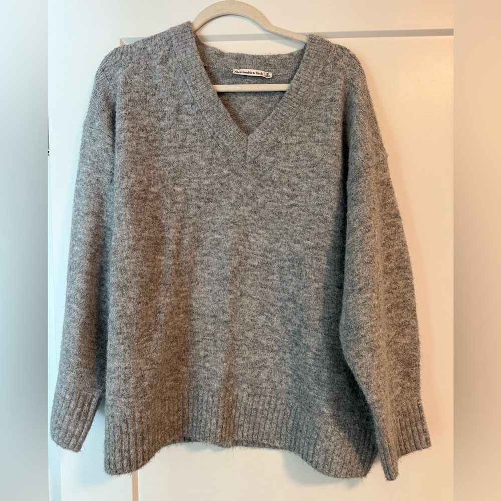 Abercrombie & Fitch Heather Gray V-Neck Sweater